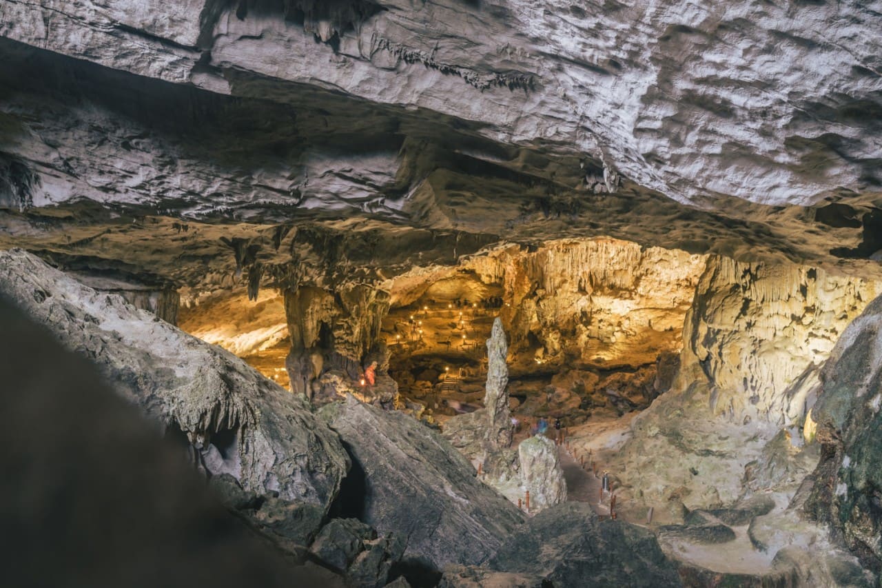 caving paragliding camp2