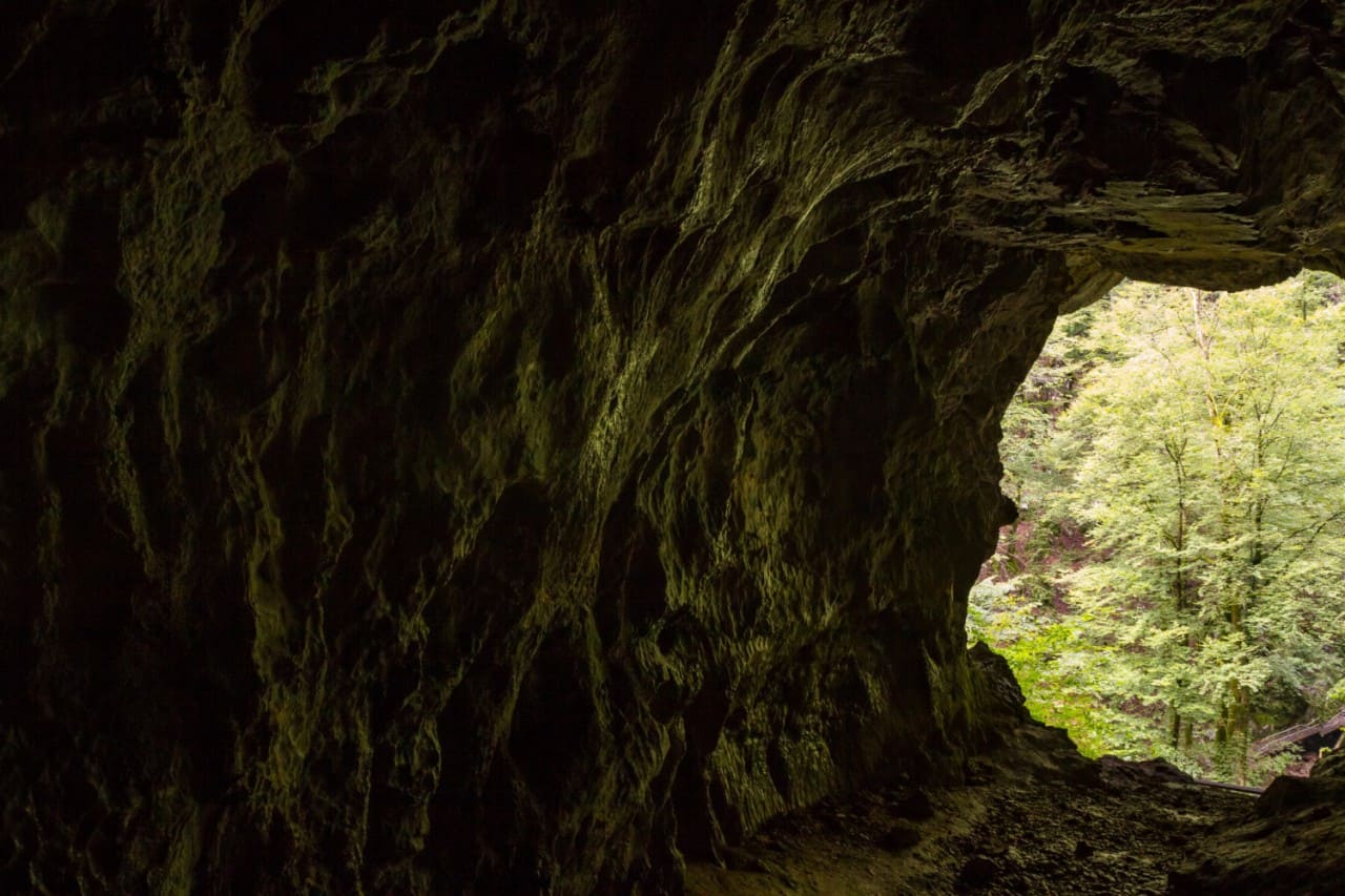 caving paragliding camp3